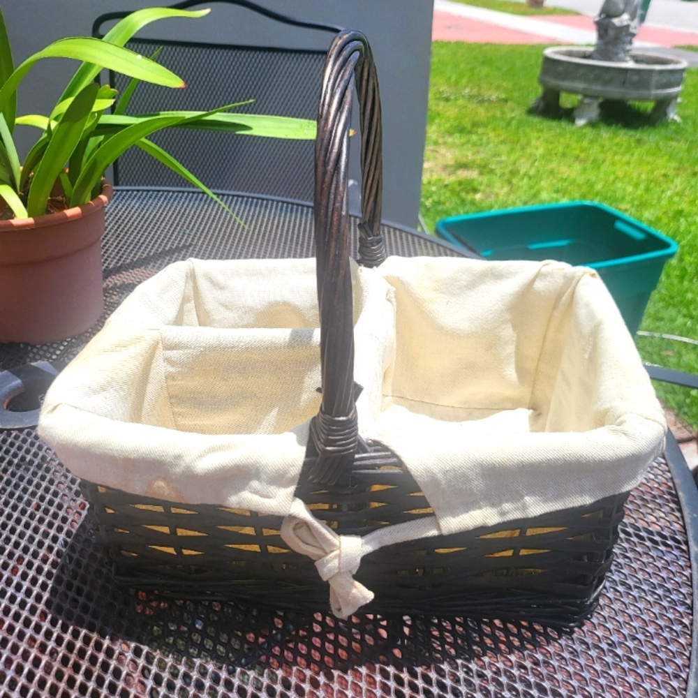 Wicker Basket with Cream Liner